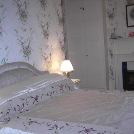 April House 4*