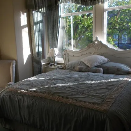 April House بيت ضيافة هاروغايت
