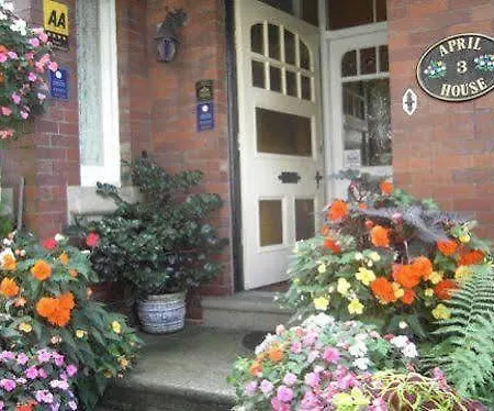 Guest house April House 4*