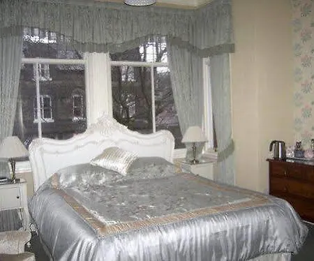 Guest house April House Harrogate