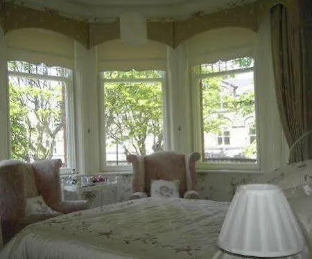 April House بيت ضيافة هاروغايت